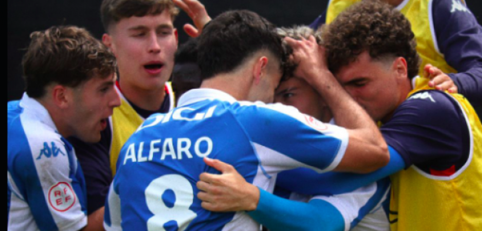 El Fabril golea al Laredo (1-5) y está a un punto de jugar el playoff de ascenso a 1ªRFEF