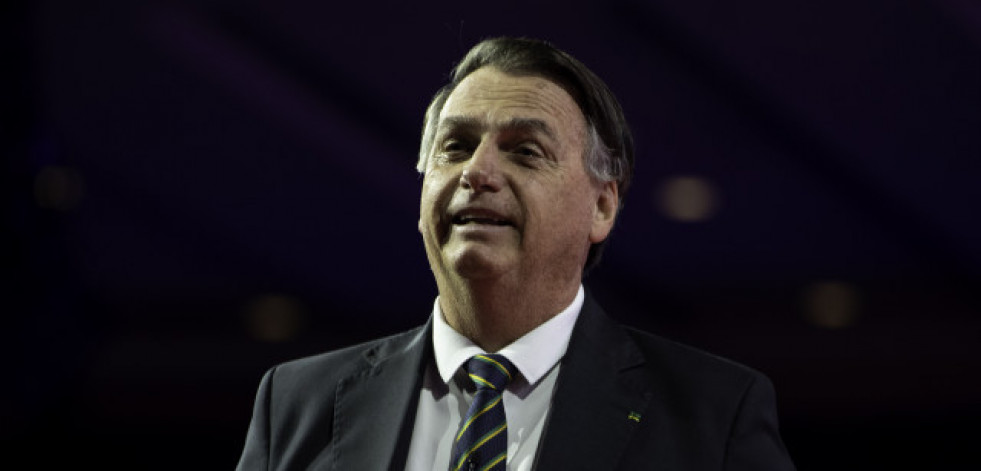 Bolsonaro mejora en exámenes hepáticos, pero continúa en la UCI sin previsión de alta