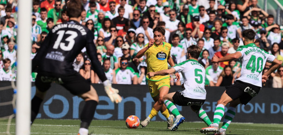 Racing de Santander y Levante, intratables para el Dépor