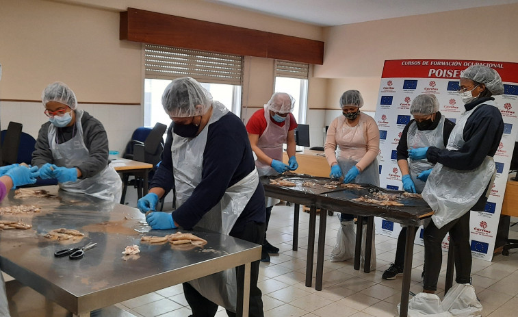 Más de 700 personas han encontrado empleo gracias a los programas de Cáritas Diocesana de Santiago