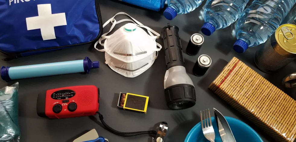Mochila de emergencia urbana, el salvavidas que todos deberían tener ya