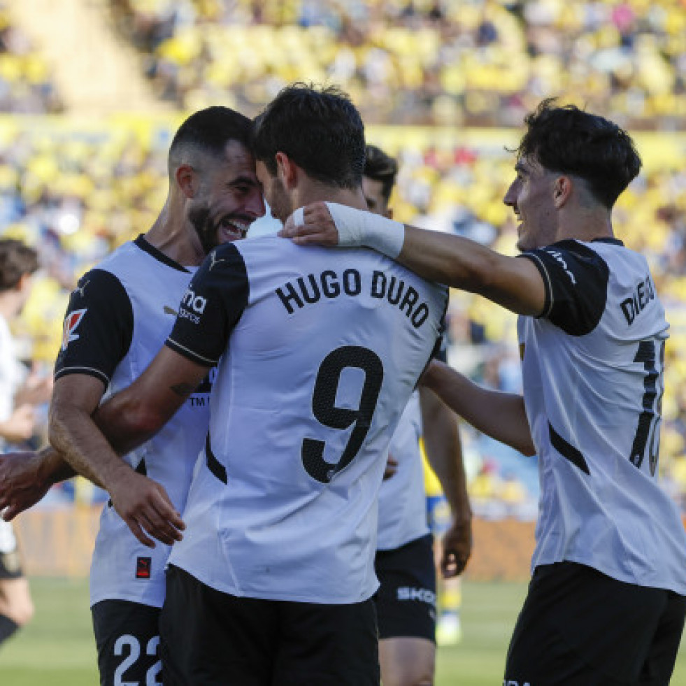 Hugo Duro impulsa al Valencia y hunde a Las Palmas (2-3)