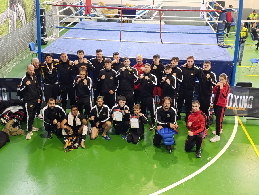 Bertamiráns arrasa con 14 medallas en el Torneo Clasificatorio de Kick Boxing de la Ribeira Sacra