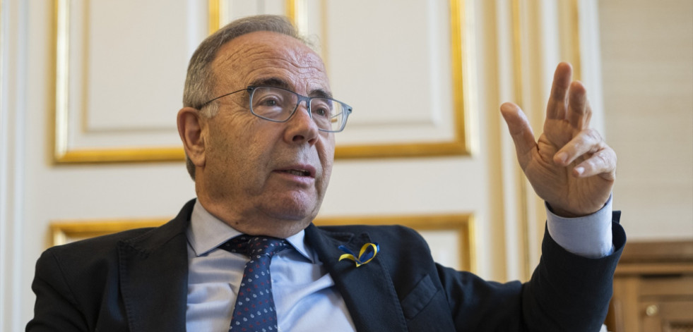 Bugallo, exalcade de Santiago, dimite como senador del PSOE