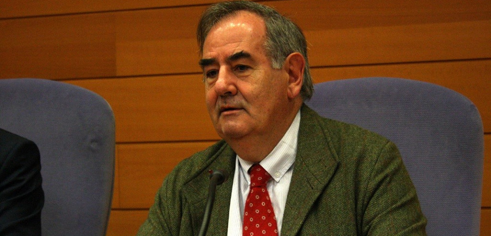 Álvaro Gil-Robles comparte en el Ateneo de Santiago su experiencia como Comisario Europeo de Derechos Humanos