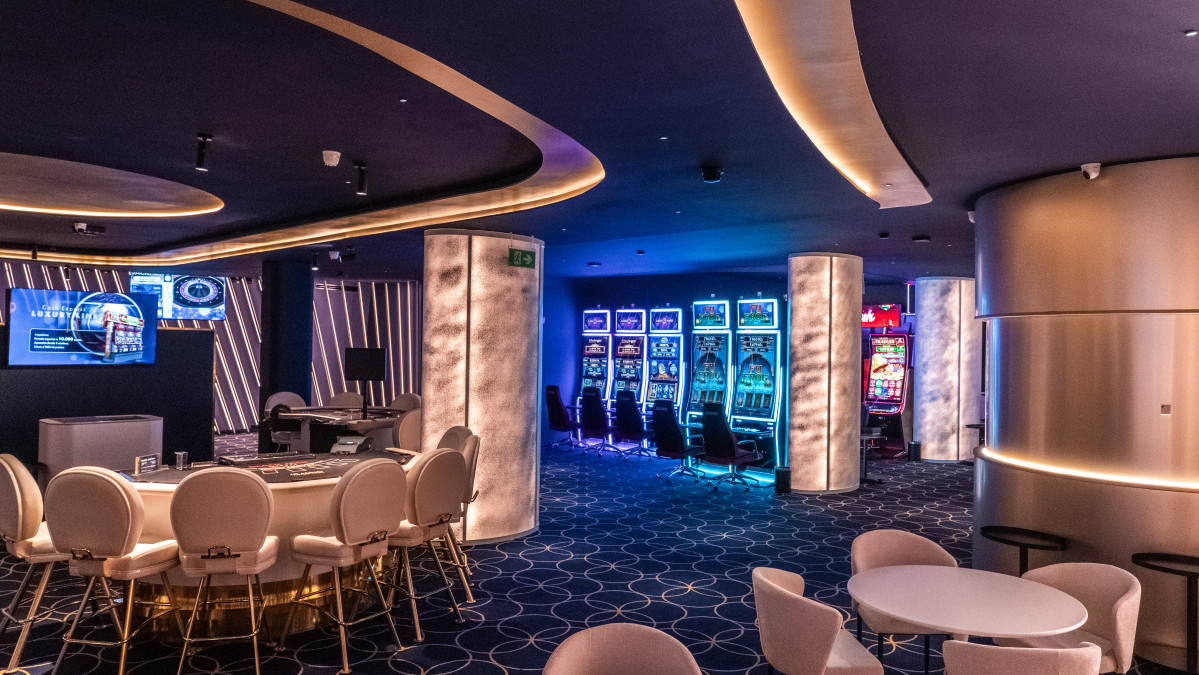 Interior del Casino Santiago