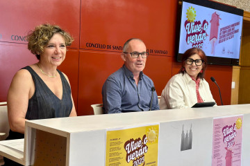 Los representantes municipales, durante la presentacion de la iniciativa