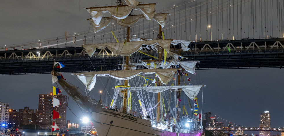El barco mexicano accidentado en Brooklyn estuvo en A Coruña en 2023