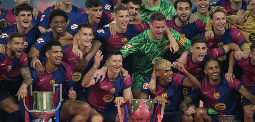 El Villarreal celebra su vuelta a la Champions en la fiesta del Barcelona (2-3)