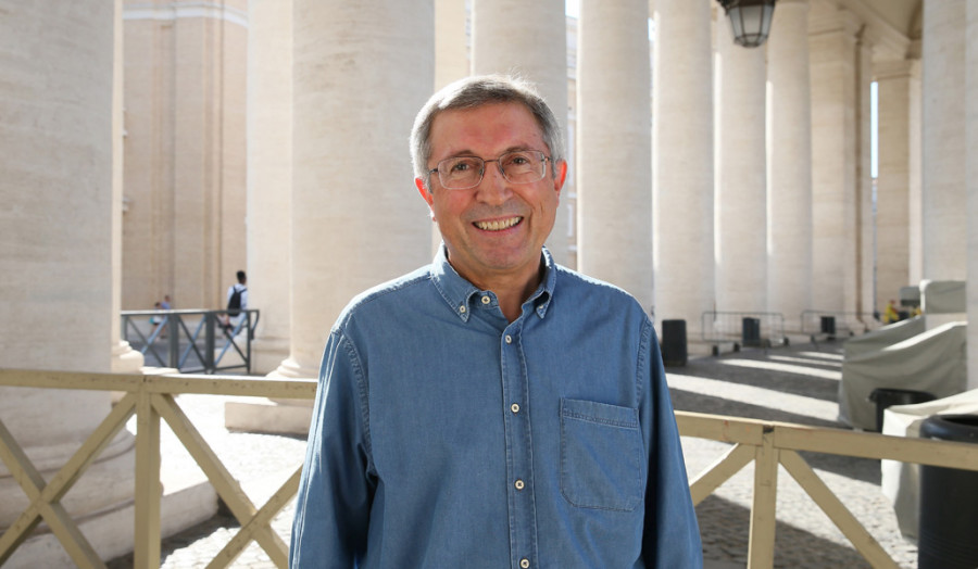 Juan Vicente Boo presenta en Santiago '33 miradas del papa Francisco: Los años decisivos'