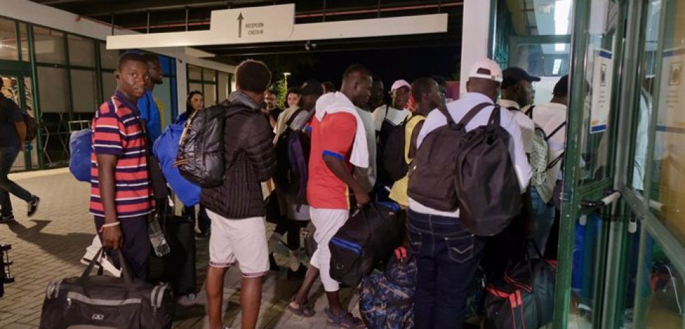 Cierran los centros de acogida de migrantes de Santiago y Mondariz