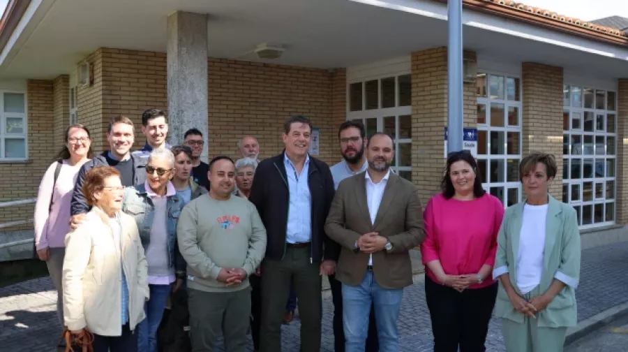 Besteiro señala que el PSOE trabaja para volver a ser "el protagonista" de la transformación de Santiago
