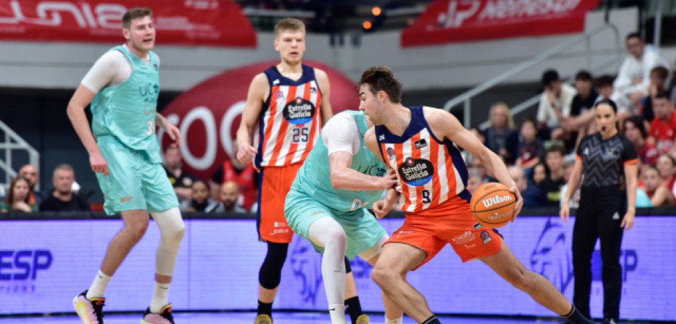 El Leyma Coruña aguanta lo que duró la batería (105-93)