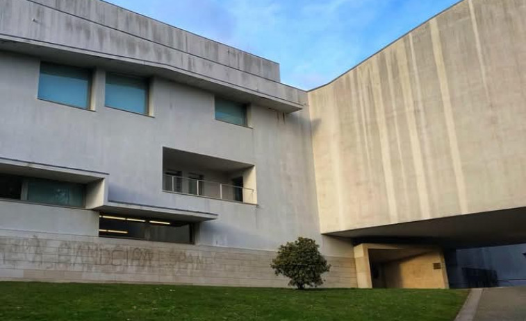 A Escola de Cinema ESCAC trae a Santiago cursos gratuítos de formación técnica en son, produción e edición audiovisual