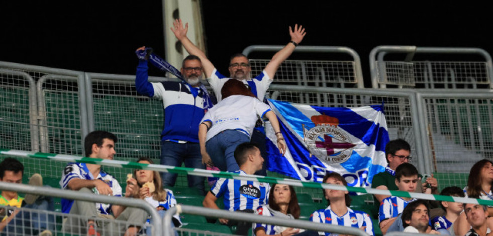 El Deportivo acuerda con el Elche ceder la máxima capacidad de la zona visitante para el posible ascenso en Riazor