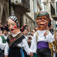 Los 'cabezudos' son uno de los elementos tradicionales que todavía conservan las icónicas fiestas picheleiras