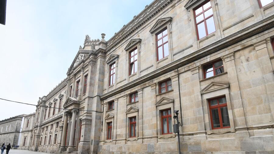 La USC reivindica su exclusividad en Medicina y exige respeto a los acuerdos firmados