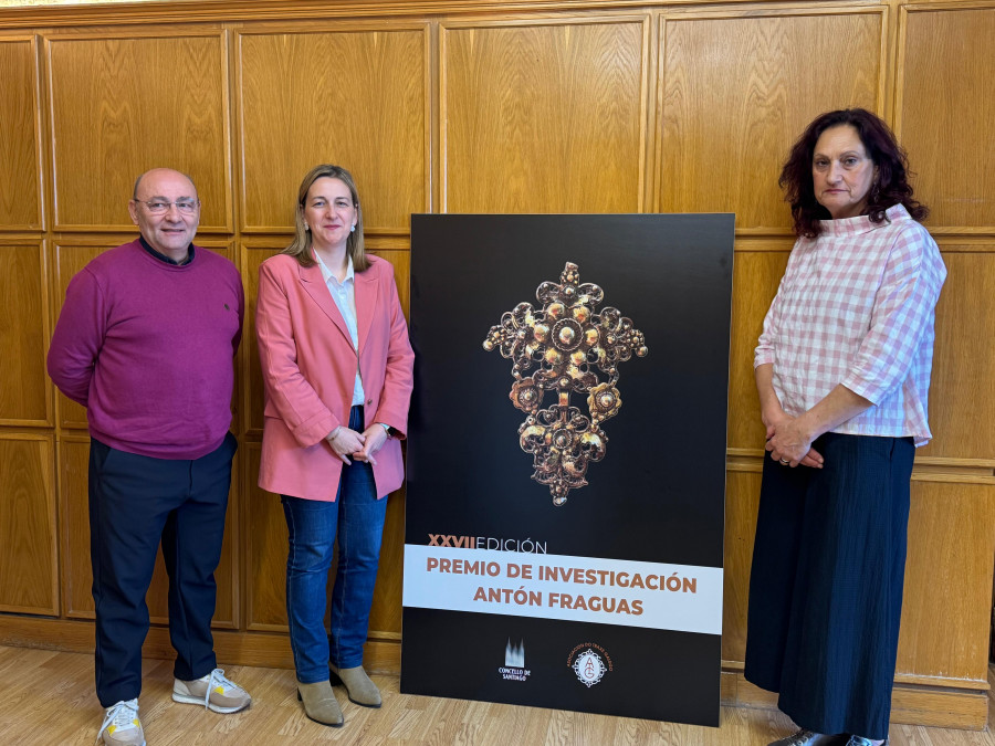 Santiago abre a convocatoria do Premio Antón Fraguas: unha oportunidade para preservar o traxe galego con mirada investigadora