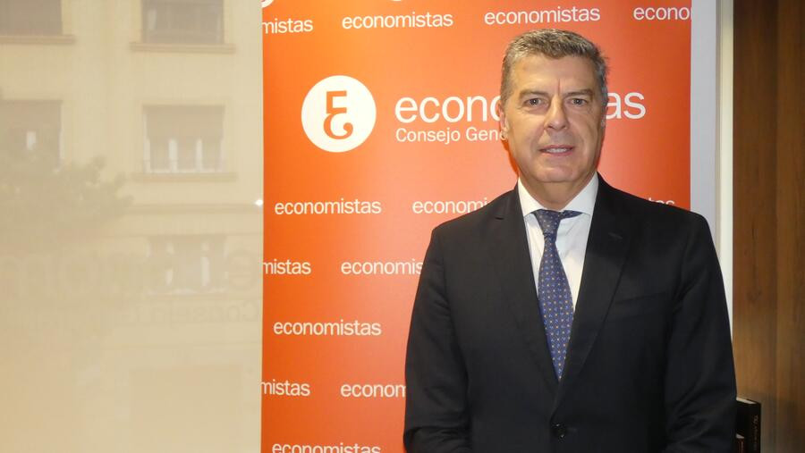 Este profesor de la USC, nuevo presidente del Consejo General de Economistas de España