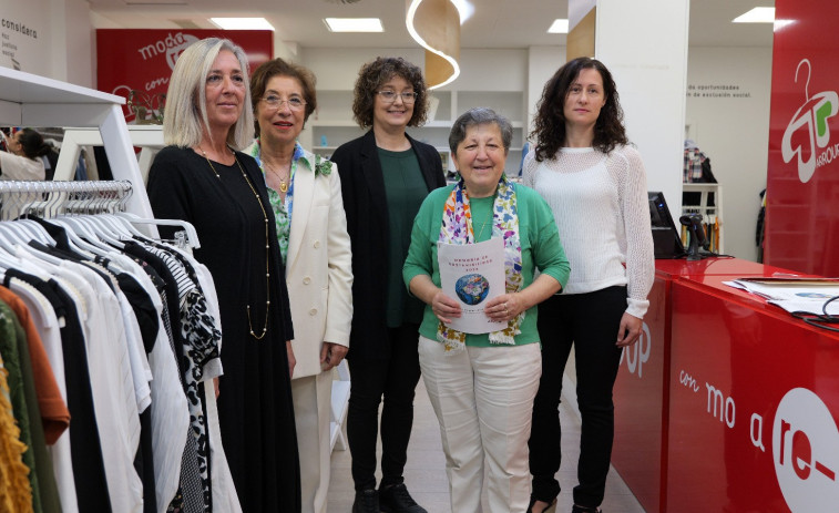 Cáritas llama a reciclar ropa tras recuperar más de 1.800 toneladas con Arroupa en 2024