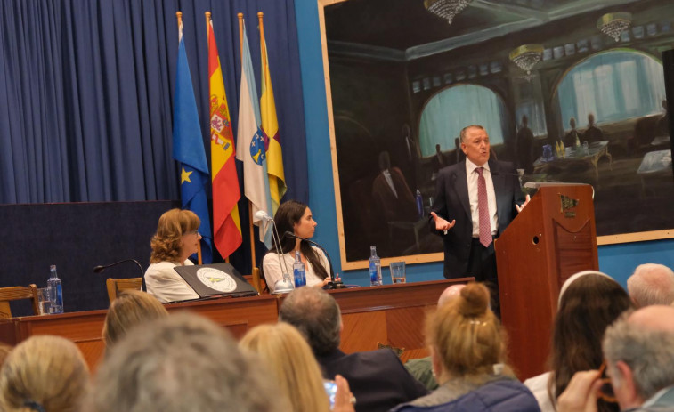 La universidad privada que propone Venancio Salcines responde a un modelo distinto