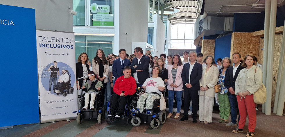 Más de 450 personas celebraron este jueves en Santiago la clausura de la V edición de Talentos Inclusivos, con 59 soluciones tecnológicas para la discapacidad