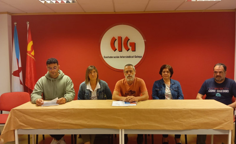 Convocan una huelga indefinida en las subcontratas de limpieza y conserjería del Concello de Santiago