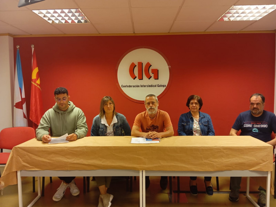 Convocan una huelga indefinida en las subcontratas de limpieza y conserjería del Concello de Santiago