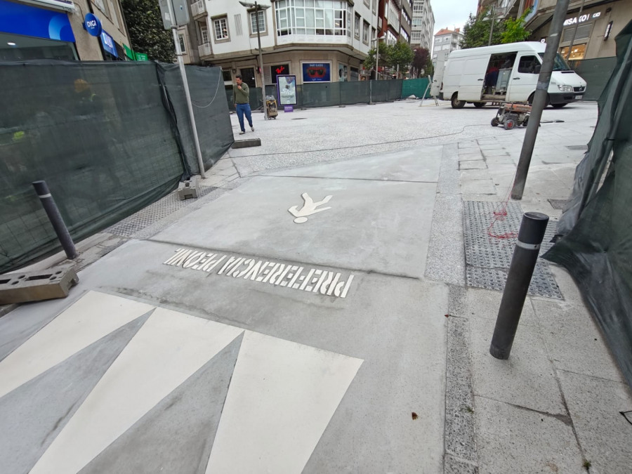 Reabierto al paso peatonal el cruce entre Xeneral Pardiñas y República do Salvador tras un mes de obras
