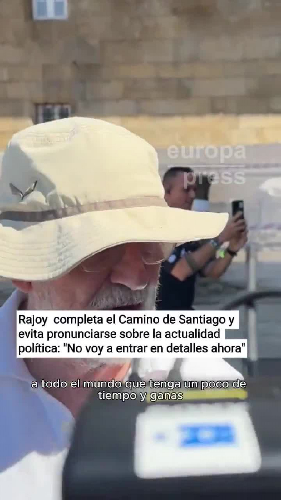 El expresidente Rajoy llega a Santiago tras cinco días de Camino: “En Galicia comemos muy bien”