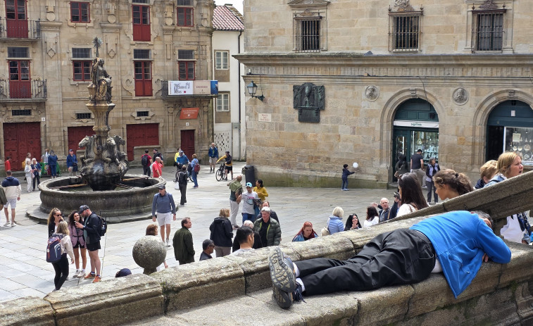 Prohibidas nuevas tiendas de souvenirs, casas de apuestas y negocios automatizados en la zona histórica de Santiago