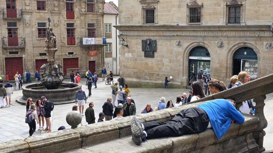Prohibidas nuevas tiendas de souvenirs, casas de apuestas y negocios automatizados en la zona histórica de Santiago