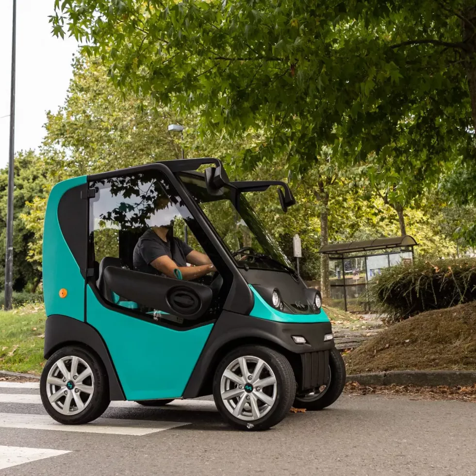 Santiago prepara un proxecto piloto de micromobilidade co vehículo “Neno” como protagonista