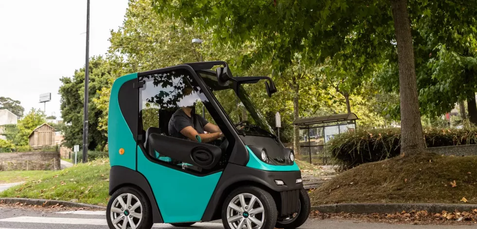 Santiago prepara un proxecto piloto de micromobilidade co vehículo “Neno” como protagonista