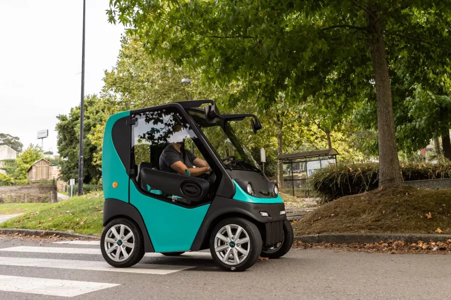 Santiago prepara un proxecto piloto de micromobilidade co vehículo “Neno” como protagonista