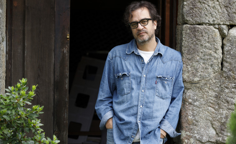 Pedro Feijoo firma este viernes en Santiago su nuevo thriller Onde nacen as bestas