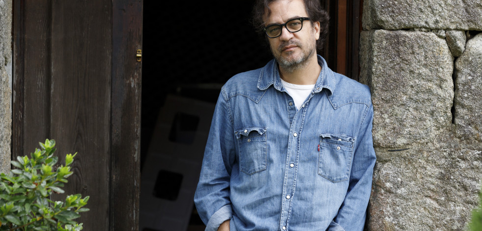 Pedro Feijoo firma este viernes en Santiago su nuevo thriller Onde nacen as bestas