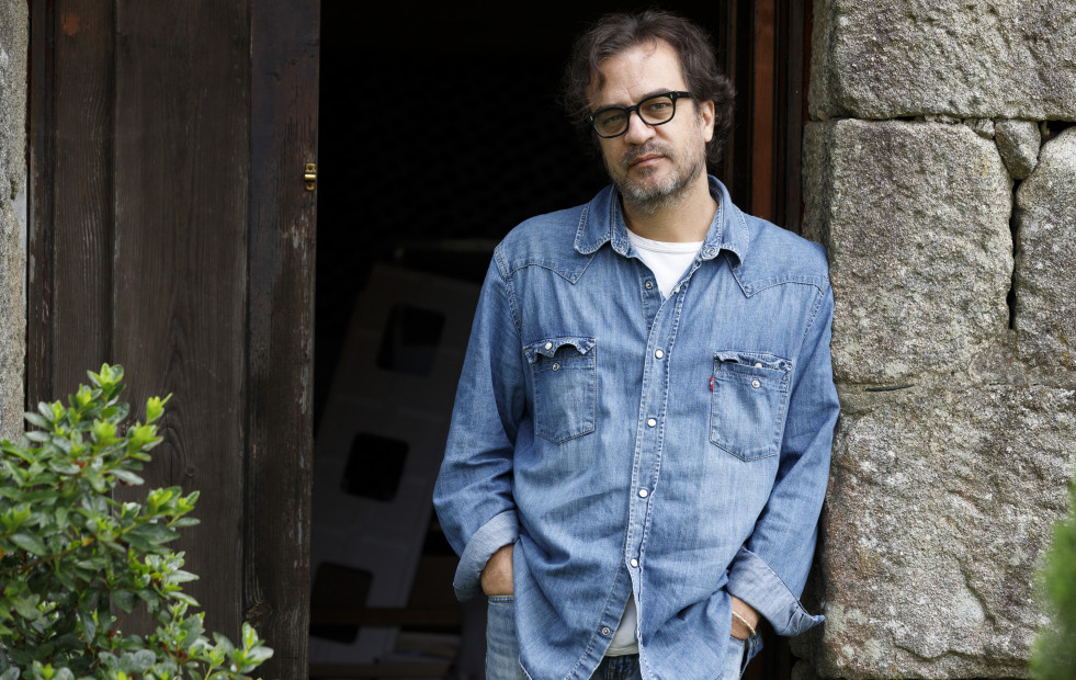 Pedro Feijoo firma este viernes en Santiago su nuevo thriller Onde nacen as bestas