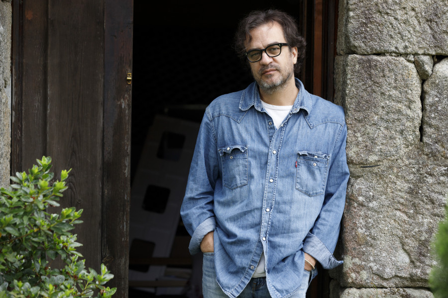 Pedro Feijoo firma este viernes en Santiago su nuevo thriller Onde nacen as bestas