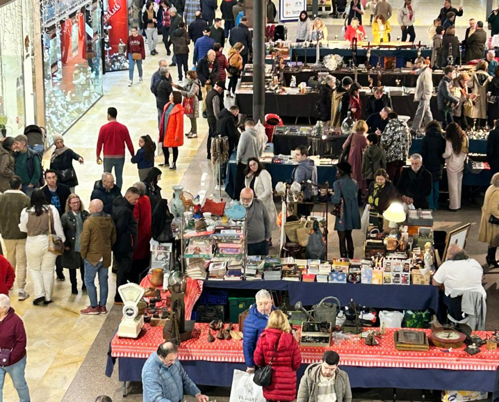 Foto de la I Feria de antigüedades de enero 2025