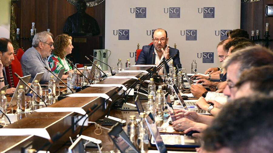 La USC cierra 2024 con un superávit de 1,65 millones y consolida su estabilidad financiera
