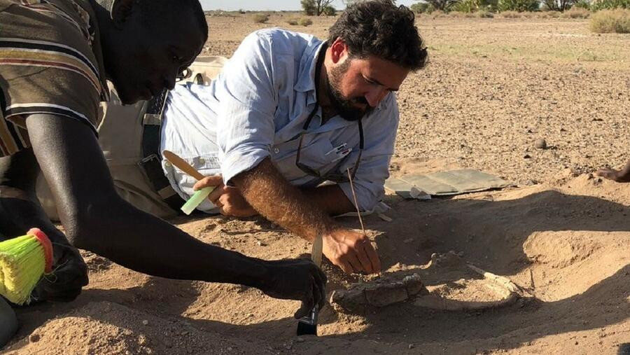 Un investigador de la USC analiza en África cómo convivieron los humanos prehistóricos con las enfermedades