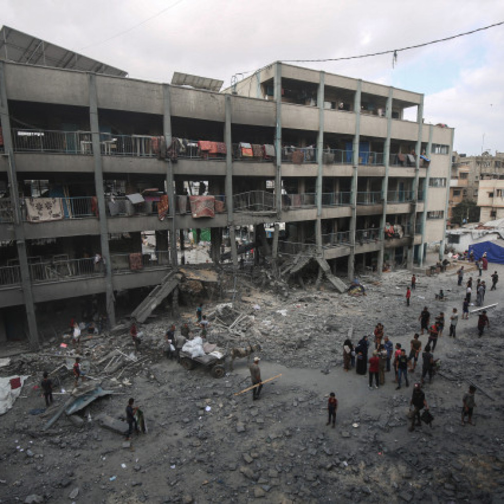 EuropaPress 6832261 30 june 2025 palestinian territories gaza palestinians inspect ruins alfalah 143
