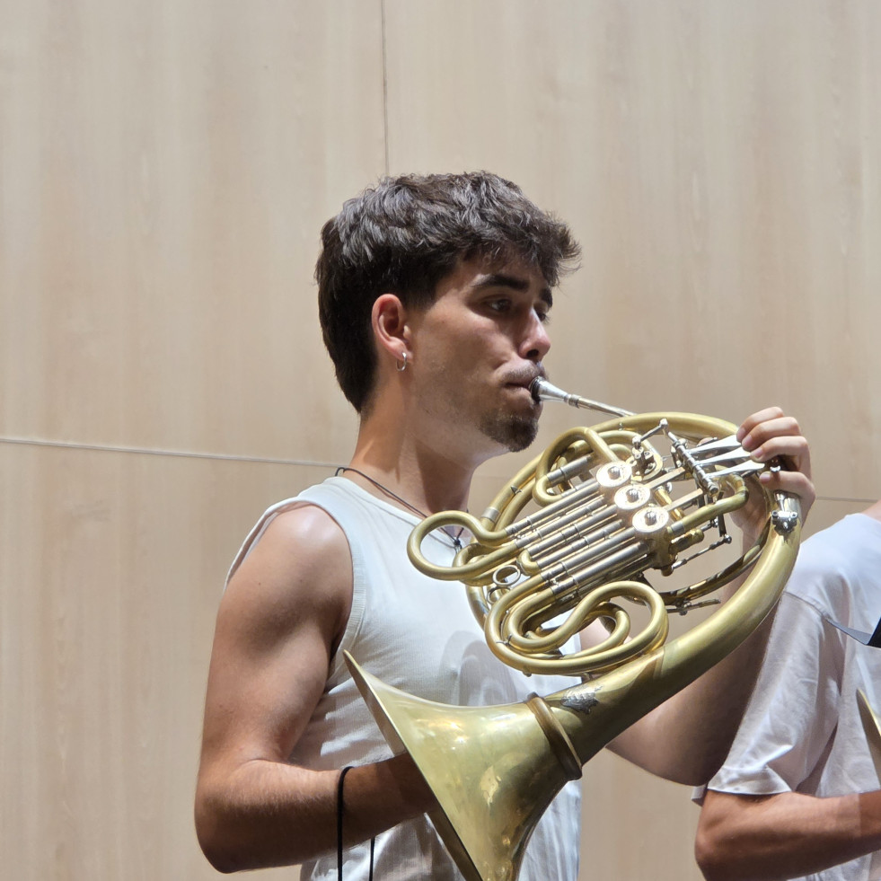 O Conservatorio de Santiago acolleu un concerto de balde centrado na trompa. Foto de Eladio Lois (27)
