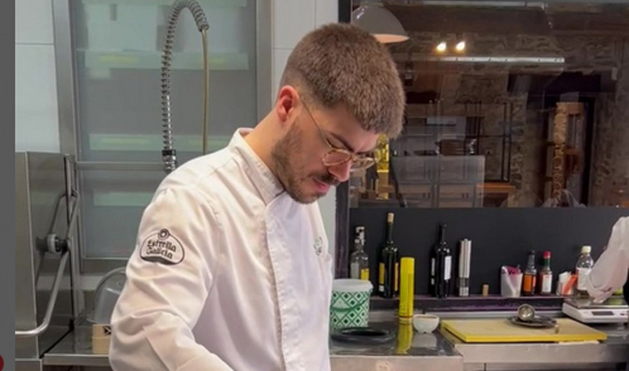 El chef compostelano Alejandro Ferreiro, elegido Mejor Cocinero de Tapas 2025 en Galicia
