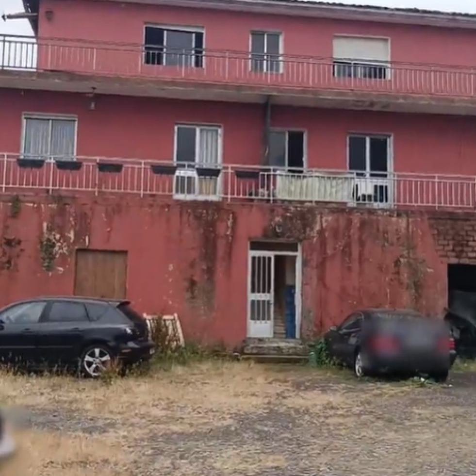 Localizado en Santiago uno de los vehículos implicados en la reyerta de Ribeira