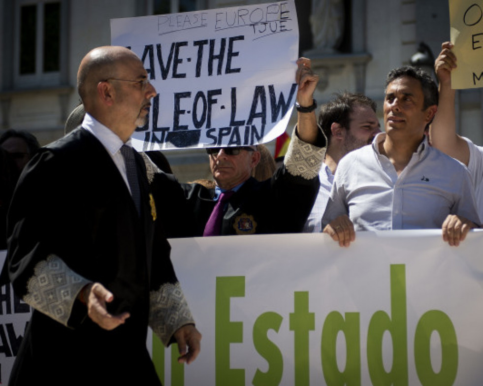 VariosjuecesyfiscalesparticipanenlaconcentraciondeprotestaanteelTribunalSupremo