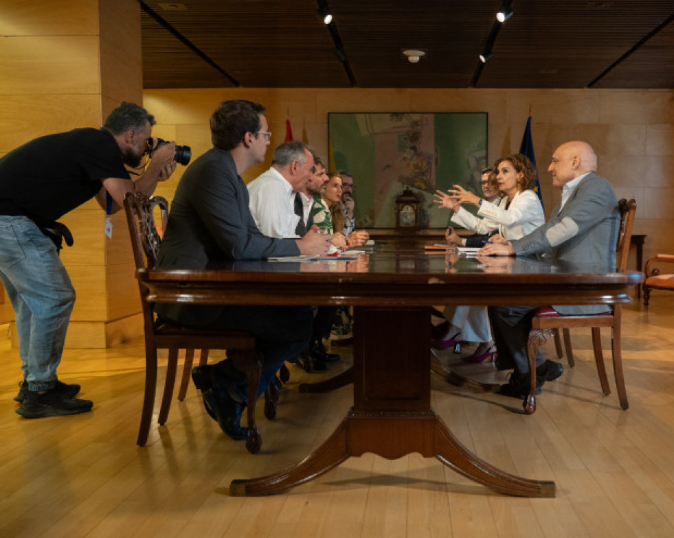 MariaJesusMonterointervienedurantelareuniondeseguimientodelpactodeGobierno