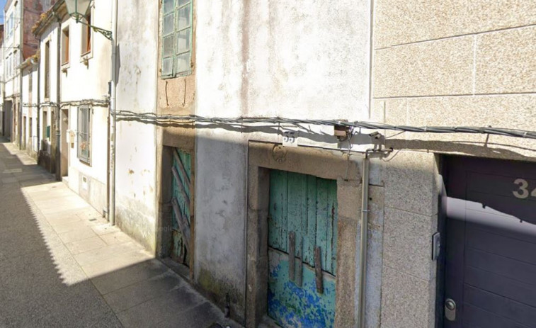 Primera subasta pública del Rexistro de Soares en Santiago: seis ofertas para una casa en ruinas en la rúa Espírito Santo