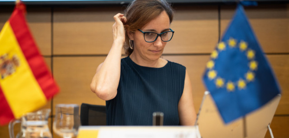 Mónica García a las comunidades que cumplen la ley del aborto: 